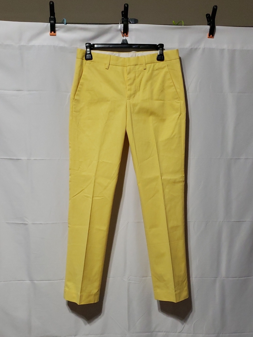 Men's Express Photographer Dress Pants In Bold Yellow. Size: 28x30 Measures: 31"